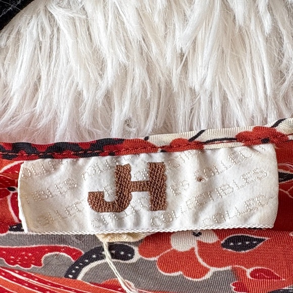 JH Collectibles Red and Black Patterned Scarf - Picture 2 of 5